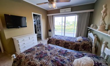 Casa en venta en barrio Las Acacias, Hudson. Con escritura. Apta crédito!