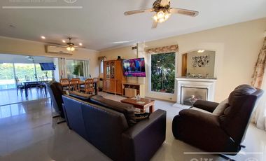 Casa en venta en barrio Las Acacias, Hudson. Con escritura. Apta crédito!