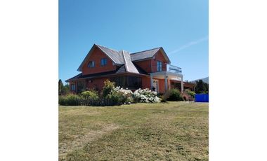 PICHIQUILLAIPE CASA 360 M2 EN PARCELA DE 6840 M2 PUERTO MONTT