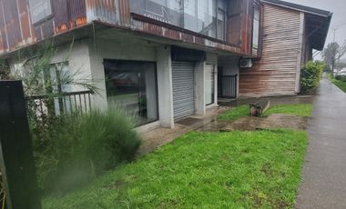ARRIENDO COMERCIAL 200M2 CON ESTACIONAMIENTOS
