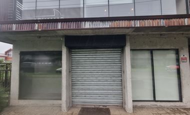 ARRIENDO COMERCIAL 200M2 CON ESTACIONAMIENTOS