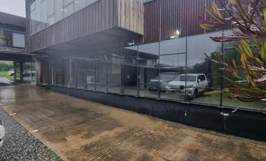 ARRIENDO COMERCIAL 200M2 CON ESTACIONAMIENTOS