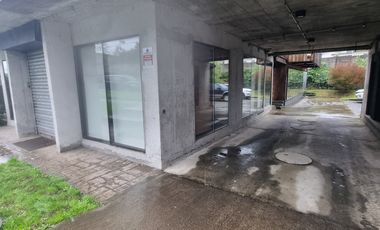 ARRIENDO COMERCIAL 200M2 CON ESTACIONAMIENTOS