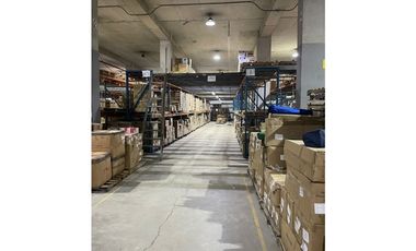 AVE. FRANGIPANI CURUNDU BODEGA CON OFICINA VENTA