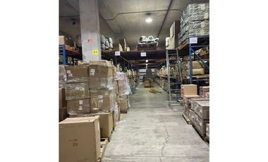 AVE. FRANGIPANI CURUNDU BODEGA CON OFICINA VENTA