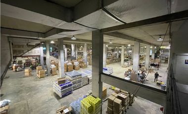 AVE. FRANGIPANI CURUNDU BODEGA CON OFICINA VENTA