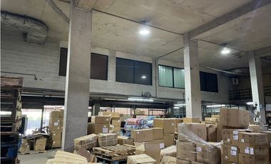 AVE. FRANGIPANI CURUNDU BODEGA CON OFICINA VENTA