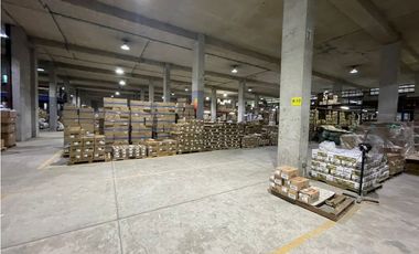 AVE. FRANGIPANI CURUNDU BODEGA CON OFICINA VENTA