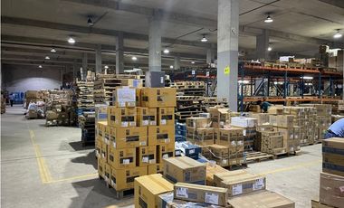 AVE. FRANGIPANI CURUNDU BODEGA CON OFICINA VENTA
