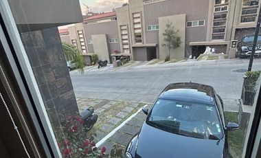 Casa en Renta  Bosque real con jardín 28 mil mensuales 3 rec