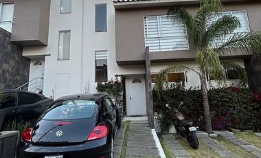 Casa en Renta  Bosque real con jardín 28 mil mensuales 3 rec