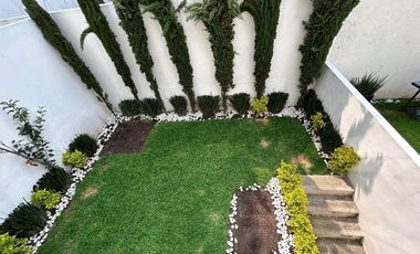 Casa en Renta  Bosque real con jardín 28 mil mensuales 3 rec