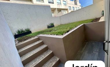 Casa en Renta  Bosque real con jardín 28 mil mensuales 3 rec