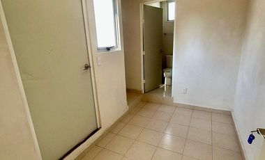 Casa en Renta  Bosque real con jardín 28 mil mensuales 3 rec