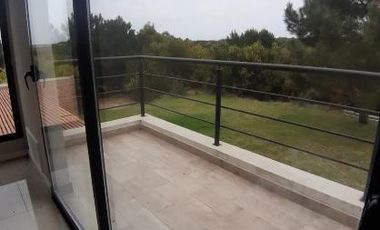 Casa 4 ambientes en Barrio Costa Esmeralda