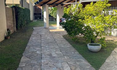 Casa en Arenales y Blvd Lisandro Lopez