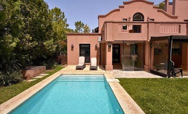 CASA 5 AMBIENTES EN VENTA, BARRIO LA CODORNIZ, LOS CARDALES