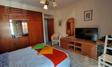 Exclusiva casa en La Lucila del mar .