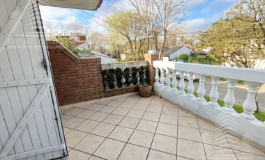 Exclusiva casa en La Lucila del mar .
