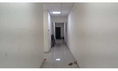 VENDO Plaza comercial en Aguadulce