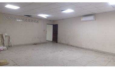 VENDO Plaza comercial en Aguadulce