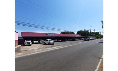 VENDO Plaza comercial en Aguadulce