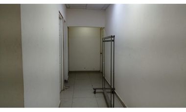 VENDO Plaza comercial en Aguadulce