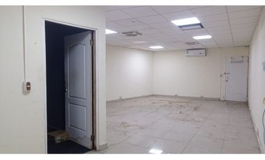 VENDO Plaza comercial en Aguadulce