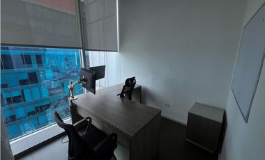 VENTA / ALQUILER – Oficina amoblada en Torre Oceania