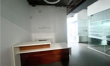 VENTA / ALQUILER – Oficina amoblada en Torre Oceania