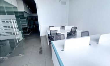 VENTA / ALQUILER – Oficina amoblada en Torre Oceania