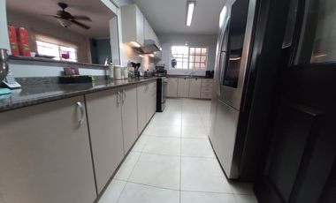Amplia Residencia en Villas del Golf 2 – Villa Alta