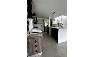 ALQUILER DE CASA EN COSTA VERDE