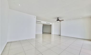 Apartamento en Venta en Costa del Este Primera Línea - PH Altamar