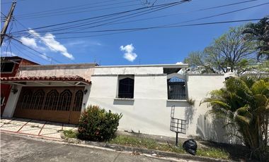 VENTA CASA EN LAS CUMBRES URB. PRADERAS DEL ROCIO (OF)