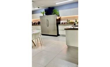 Se Vende exclusiva residencia en La Alameda (LM)