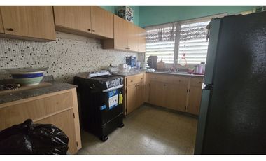 Se Vende casa en Miraflores, Villa Cáceres - Bethania (LG)