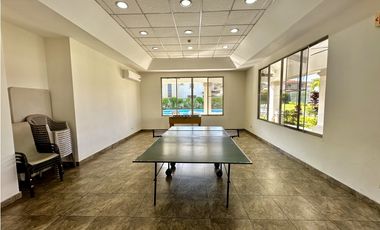 Se vende y alquila casa en Paseo Dorado, Condado del Rey