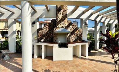 Se vende y alquila casa en Paseo Dorado, Condado del Rey