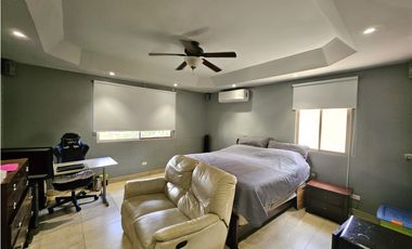 Se vende y alquila casa en Paseo Dorado, Condado del Rey