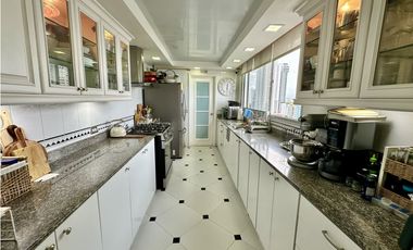 Se vende apartamento frente al mar en Coco del Mar, PH Horizonte