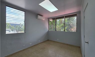 ALQUILER CASA COMERCIAL DÚPLEX EN SAN FRANCISCO (GS)