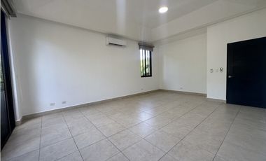 PH Embassy Club casa venta/renta 4 recámaras con baño Clayton Panama