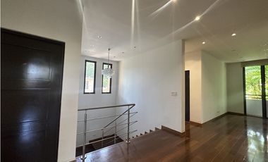 PH Embassy Club casa venta/renta 4 recámaras con baño Clayton Panama