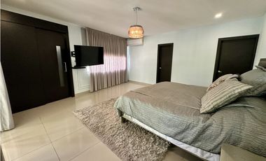 Se vende casa remodelada en El Carmen