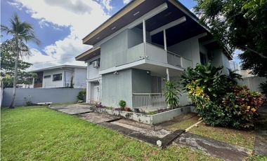 Se vende casa remodelada en El Carmen