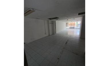 LOCAL COMERCIAL EN VA ESPAÑA – CALLE 51