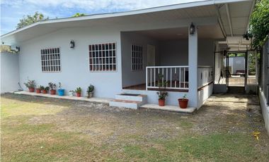 Venta de casa en Chame Bejuco remodelada