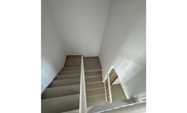 ALQUILO CASA DÙPLEX NUEVA – PH BAMBU GARDENS NUEVO ARRAIJAN