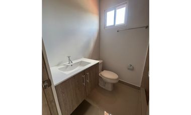 ALQUILO CASA DÙPLEX NUEVA – PH BAMBU GARDENS NUEVO ARRAIJAN